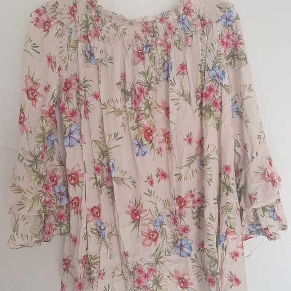 NWOT Off the Shoulder Floral Flowy Top - Picture 2 of 5